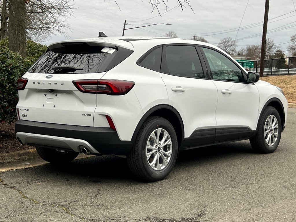 New 2026 Ford Escape Active AWD/4WD image 4