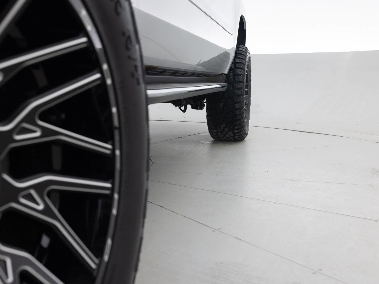 Used 2016 Chevrolet Suburban LTZ AWD/4WD image 22