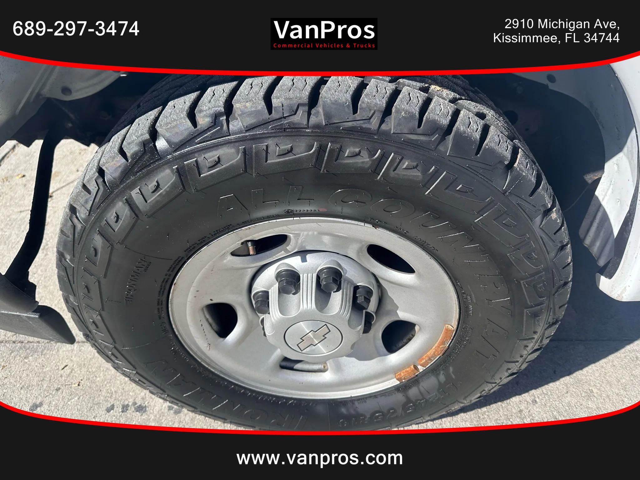 Used 2017 Chevrolet Express 2500 RWD image 17