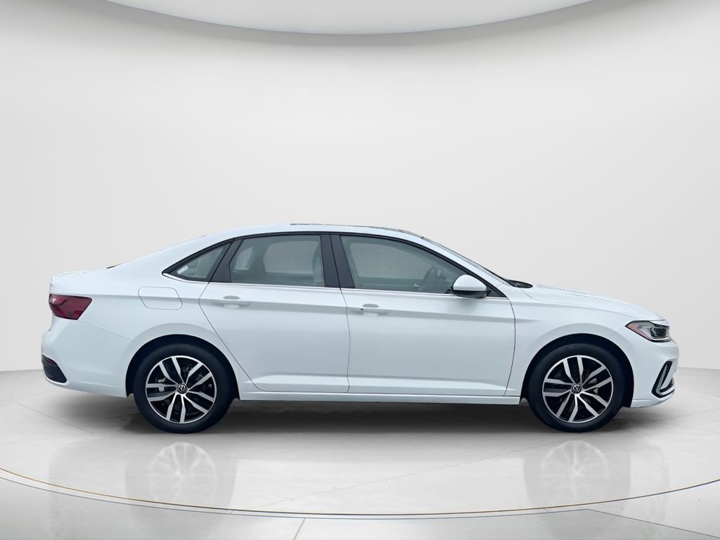 New 2026 Volkswagen Jetta SE FWD image 7