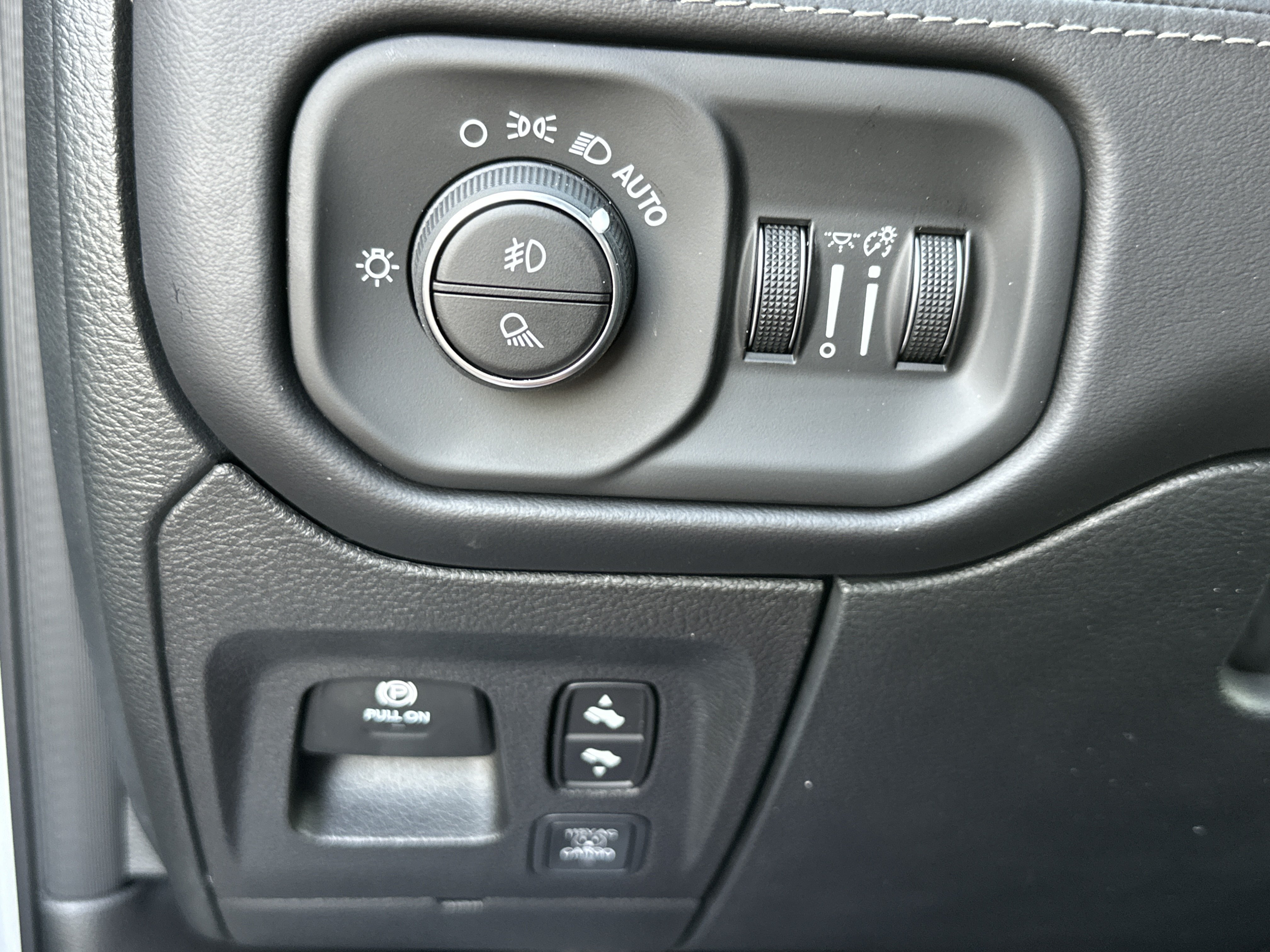 New 2027 RAM 1500 Limited AWD/4WD image 14