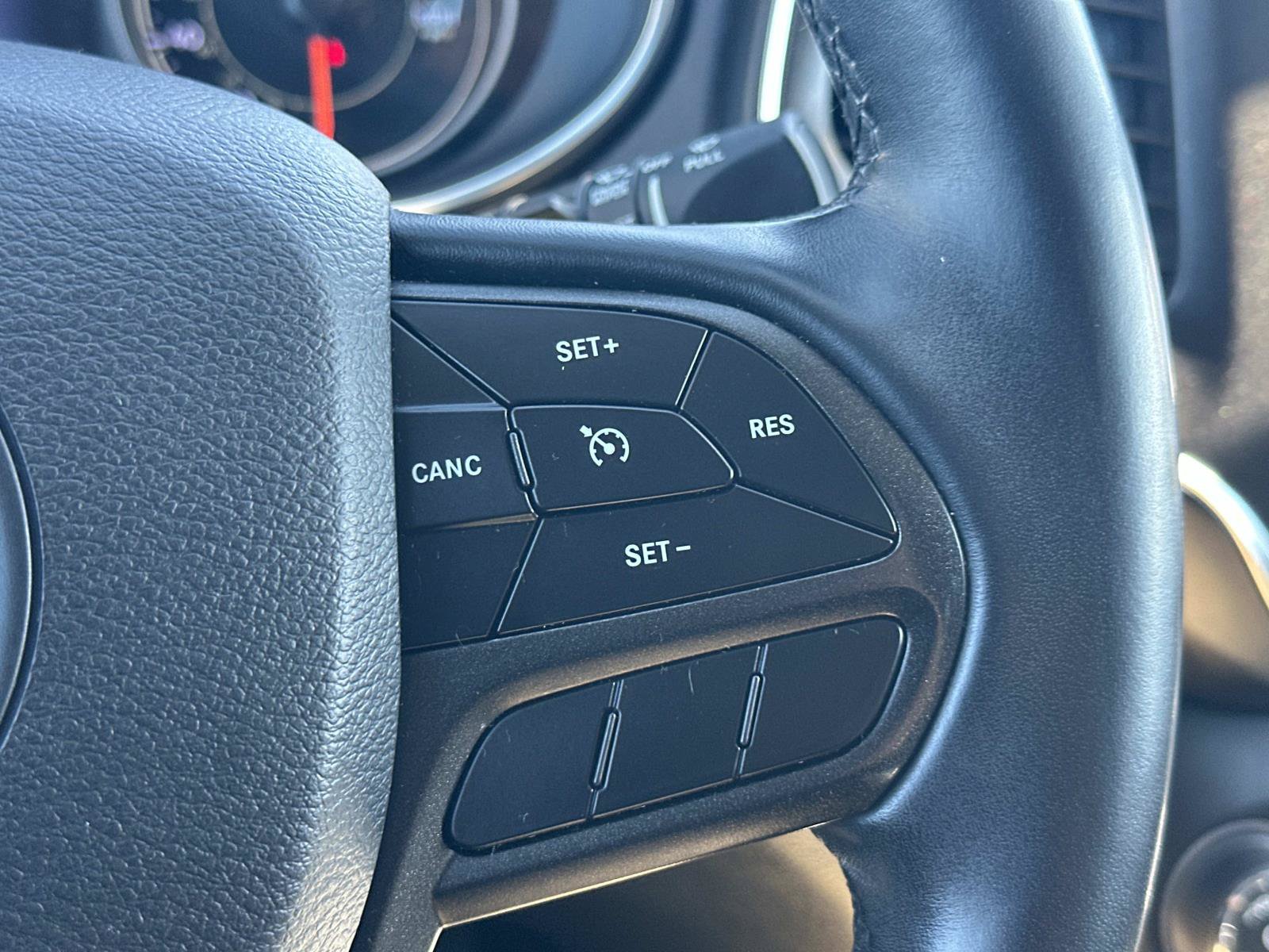 Used 2019 Jeep Cherokee Trailhawk w/ Cold Weather Group AWD/4WD image 22