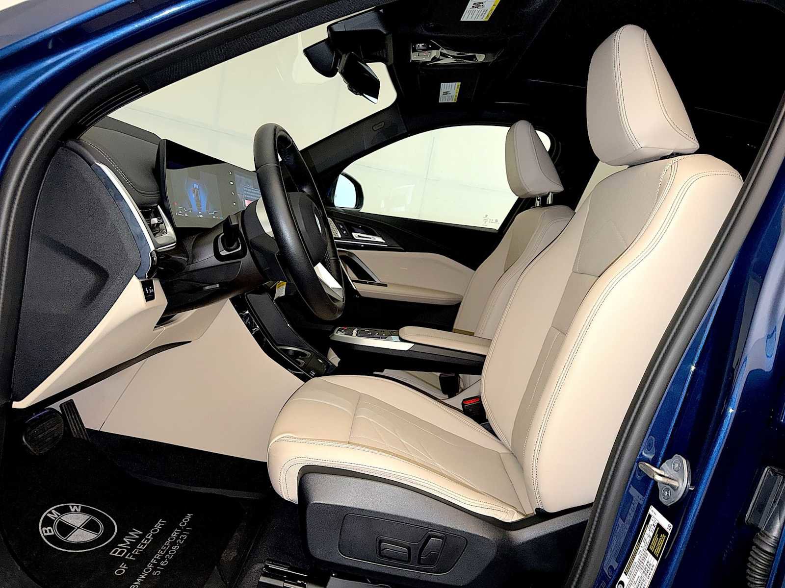 Used 2025 BMW X1 xDrive28i w/ Premium Package image 9