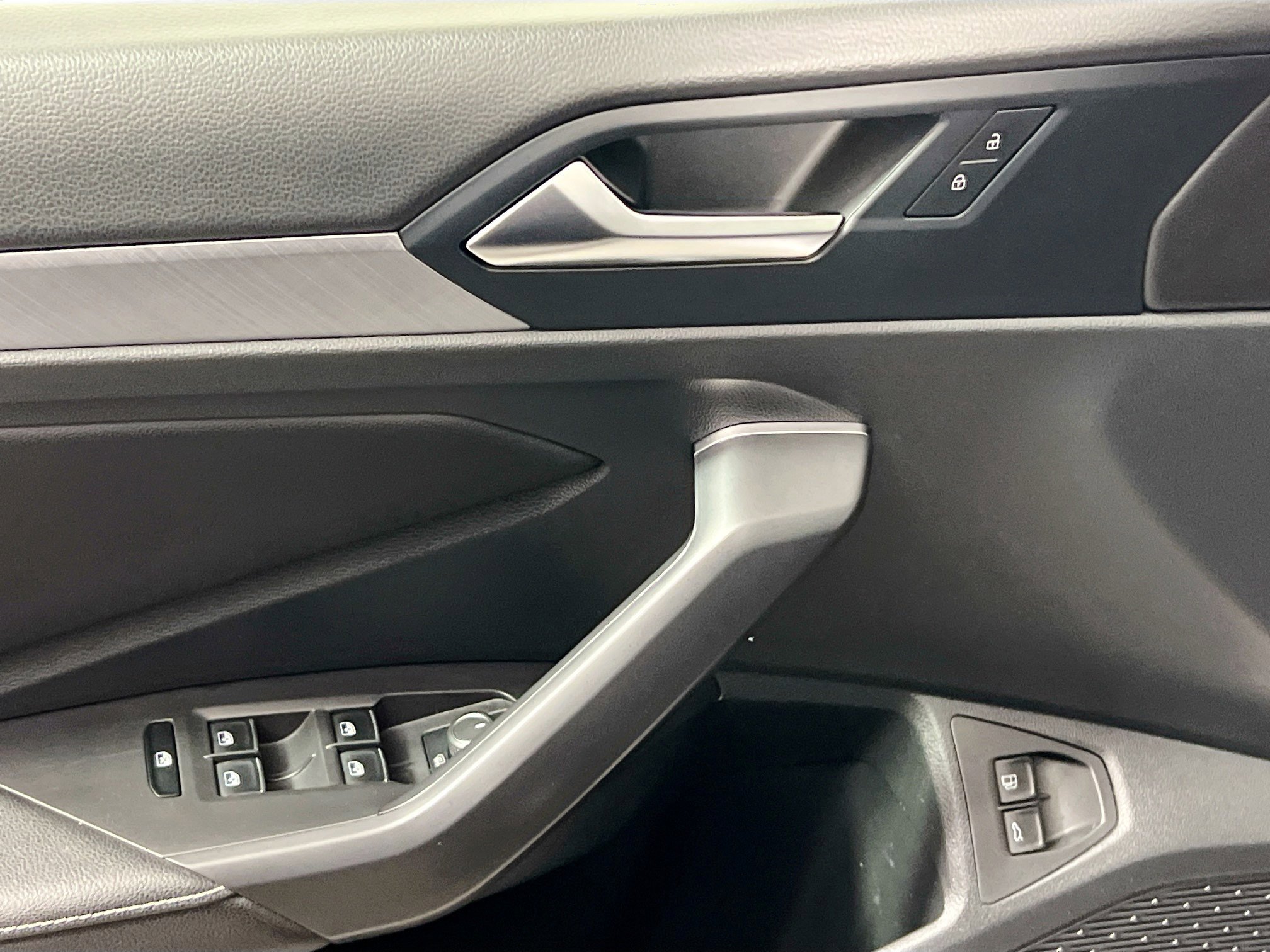 Used 2024 Volkswagen Jetta SE image 16