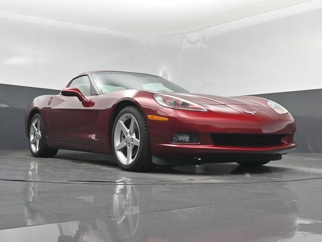 Used 2007 Chevrolet Corvette Coupe w/ Preferred Equipment Group RWD image 32