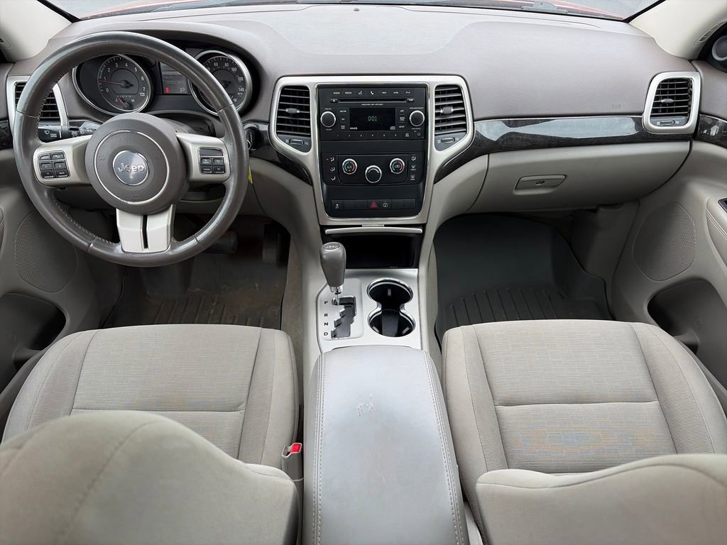 Used 2013 Jeep Grand Cherokee Laredo w/ Laredo E Group AWD/4WD image 11