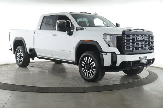 Used 2026 GMC Sierra 3500 Denali Ultimate AWD/4WD image 2