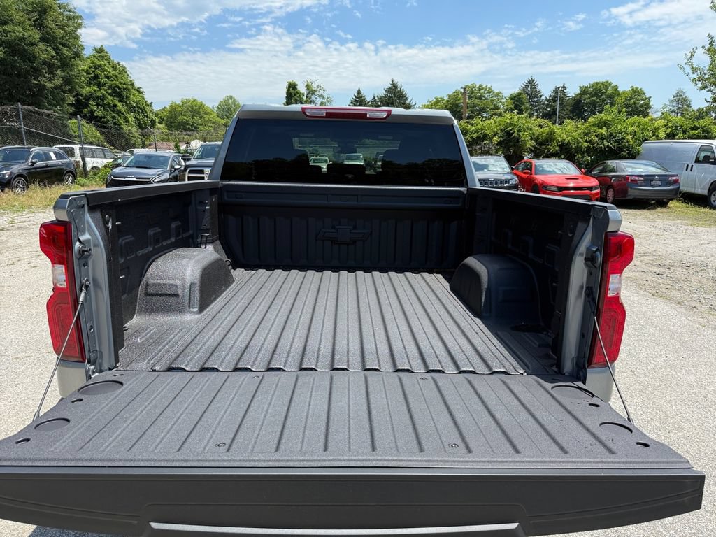 New 2026 Chevrolet Silverado 1500 RST w/ Redline Edition AWD/4WD image 22
