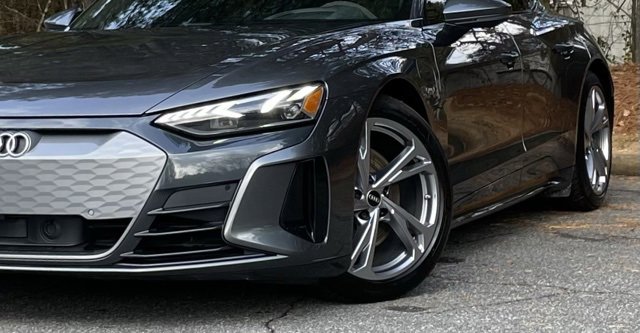 Used 2022 Audi e-tron GT Premium Plus image 3