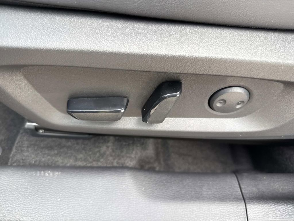 New 2026 Mitsubishi Outlander SE image 23