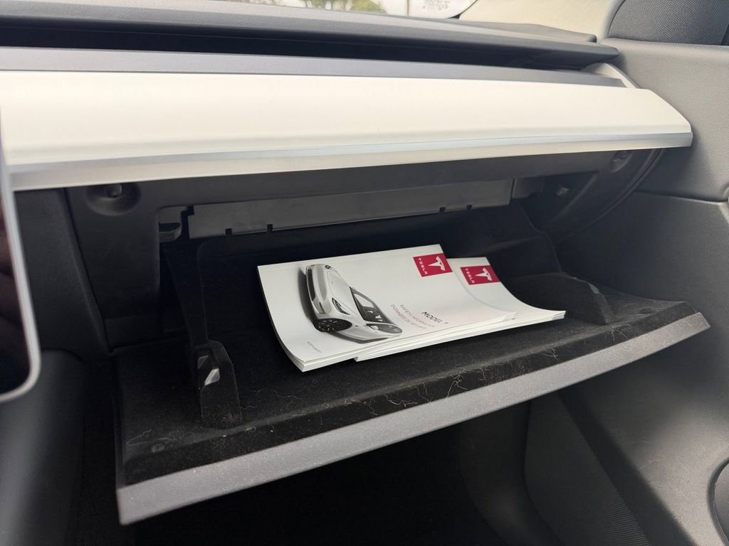 Used 2020 Tesla Model Y Long Range image 23