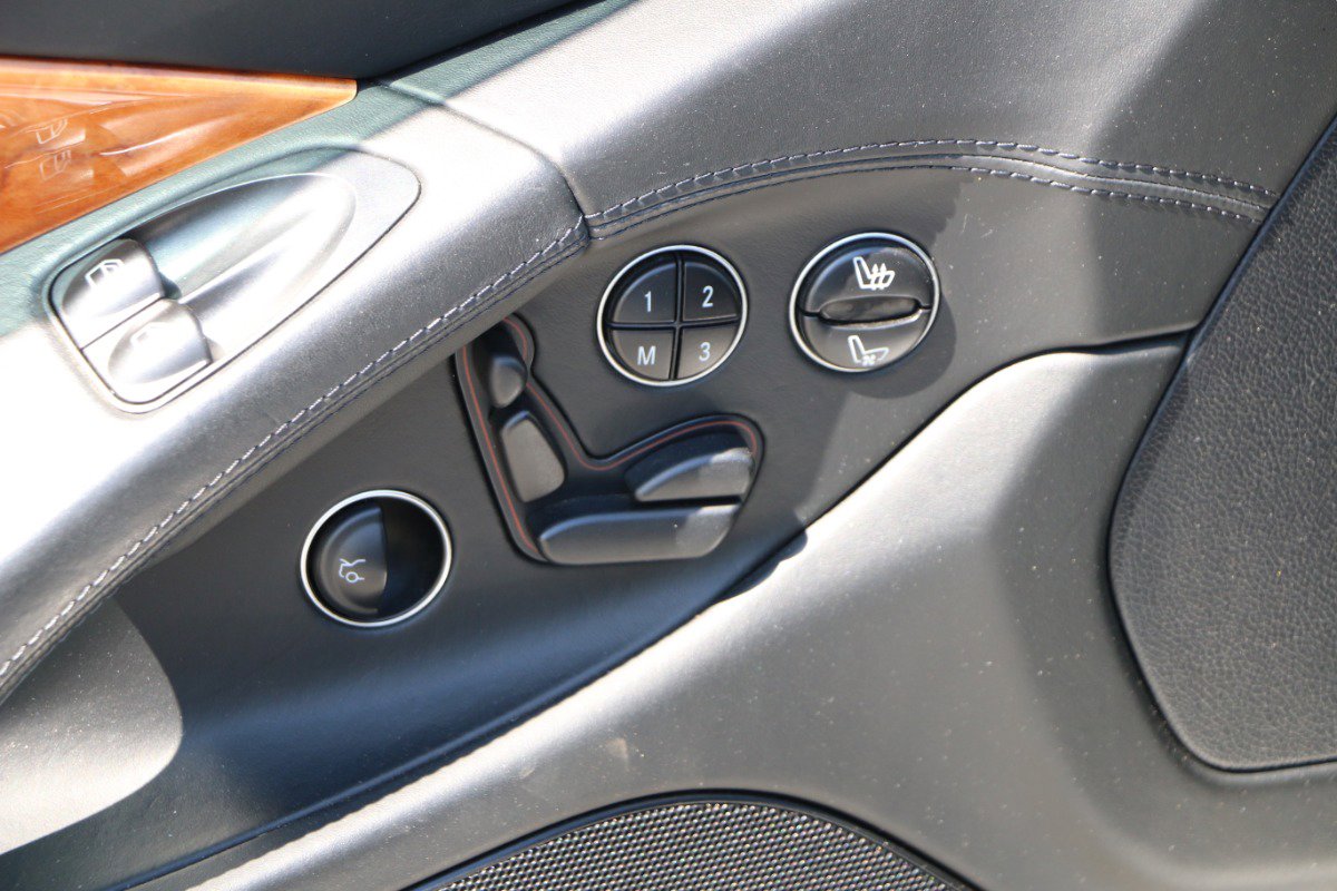 Used 2007 Mercedes-Benz SL 600 image 16