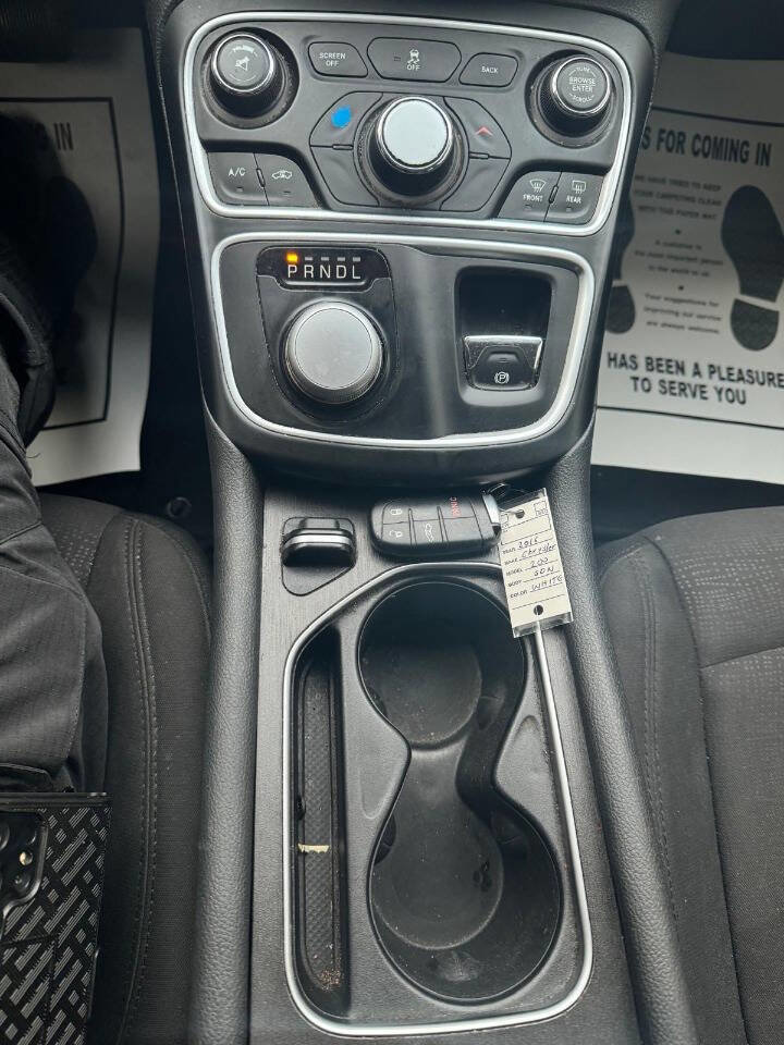 Used 2016 Chrysler 200 Limited image 32