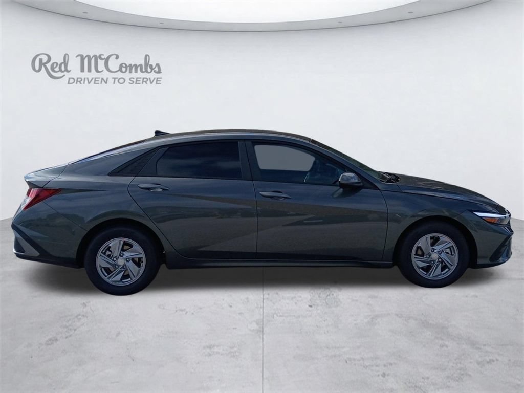 New 2026 Hyundai Elantra SE FWD image 6