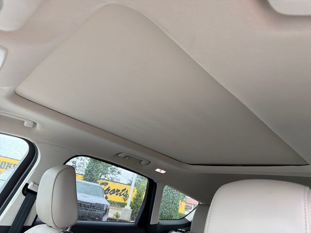 Used 2019 Ford Escape Titanium AWD/4WD image 16