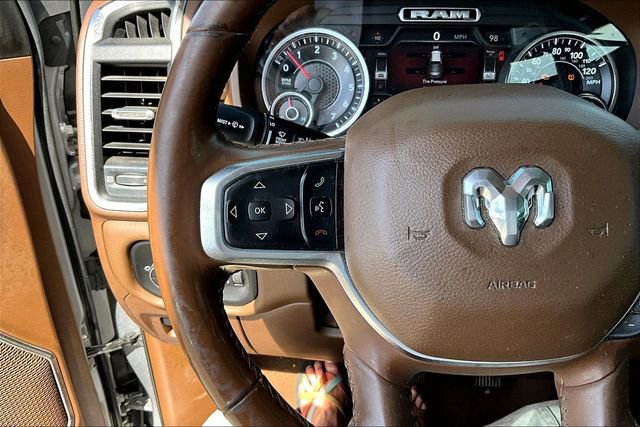 Used 2019 RAM 1500 Laramie AWD/4WD image 10