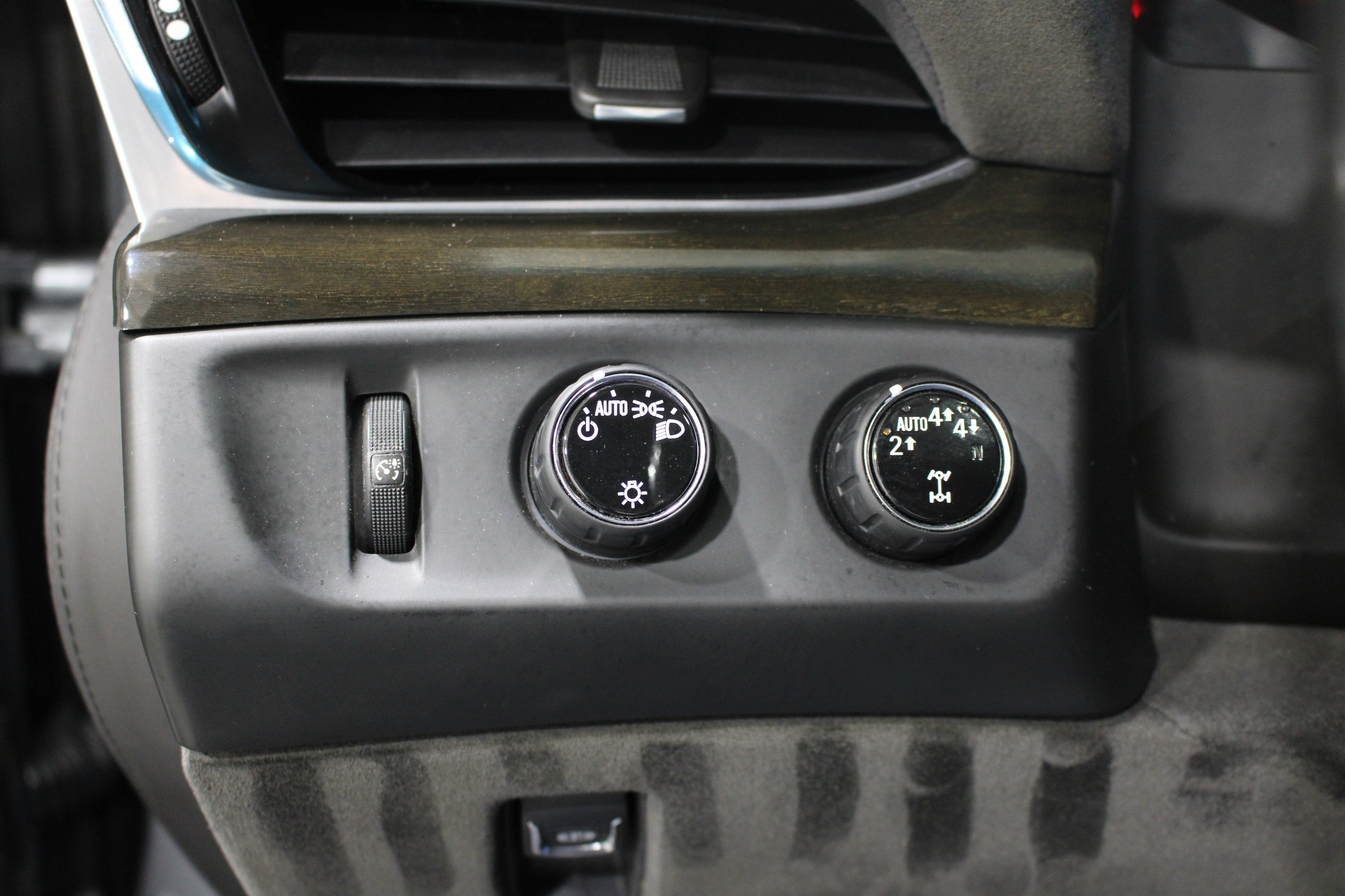 Used 2019 Cadillac Escalade ESV Platinum image 11