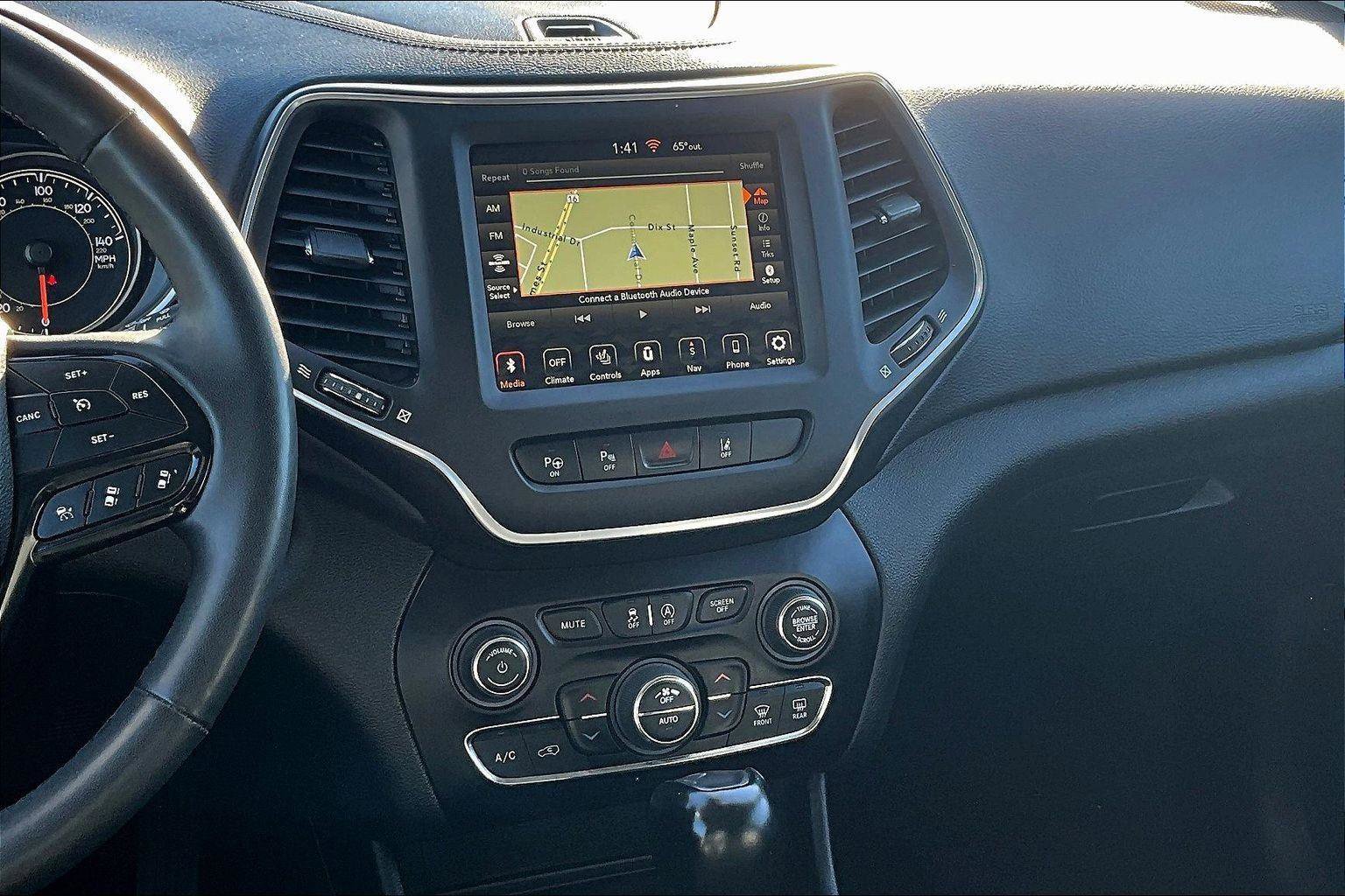 Used 2023 Jeep Cherokee Altitude Lux image 6