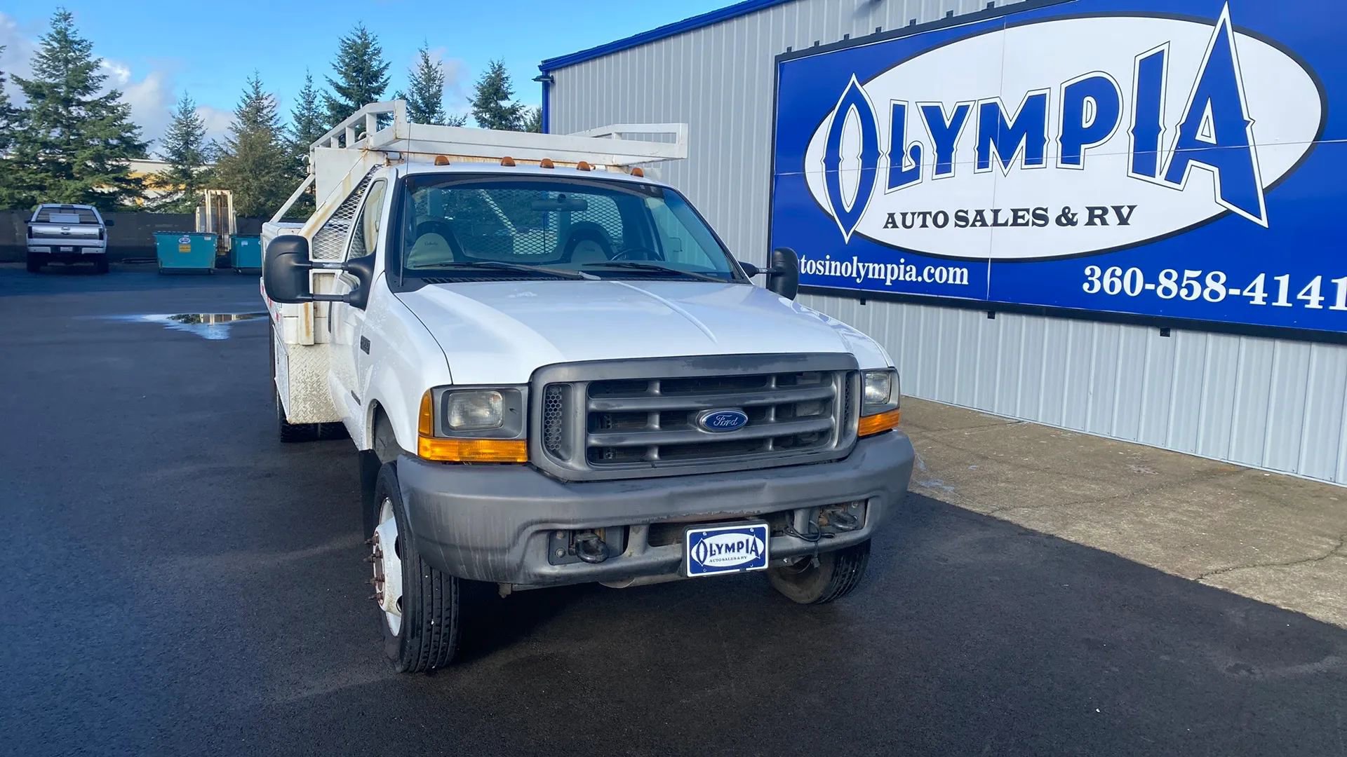 Used 2000 Ford F550 2WD Regular Cab Super Duty image 2