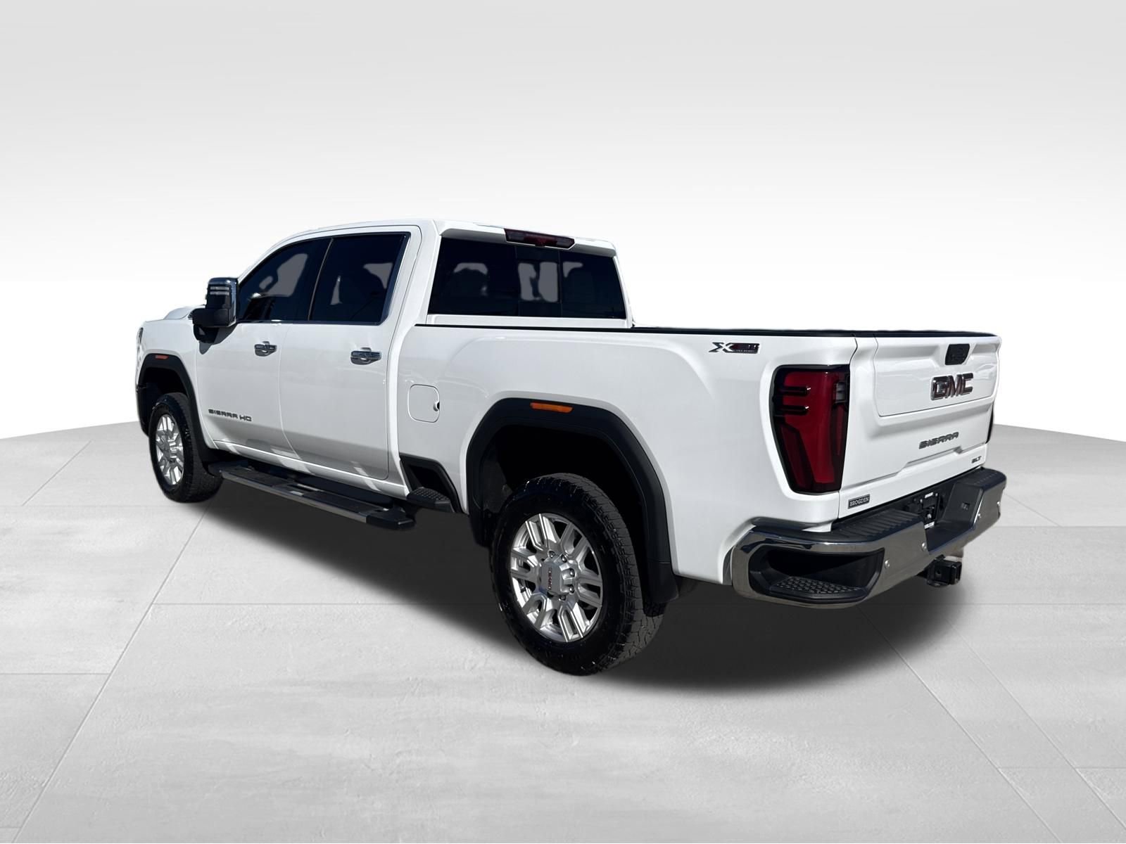 Used 2024 GMC Sierra 2500 SLT w/ SLT Premium Package image 16