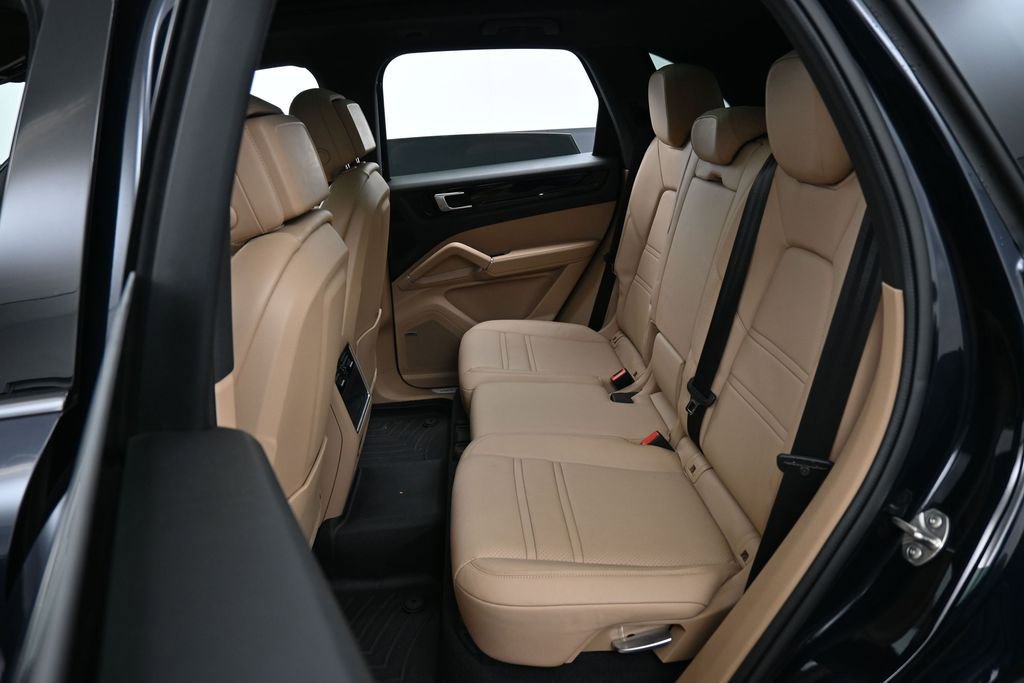 Certified 2021 Porsche Cayenne AWD/4WD image 24