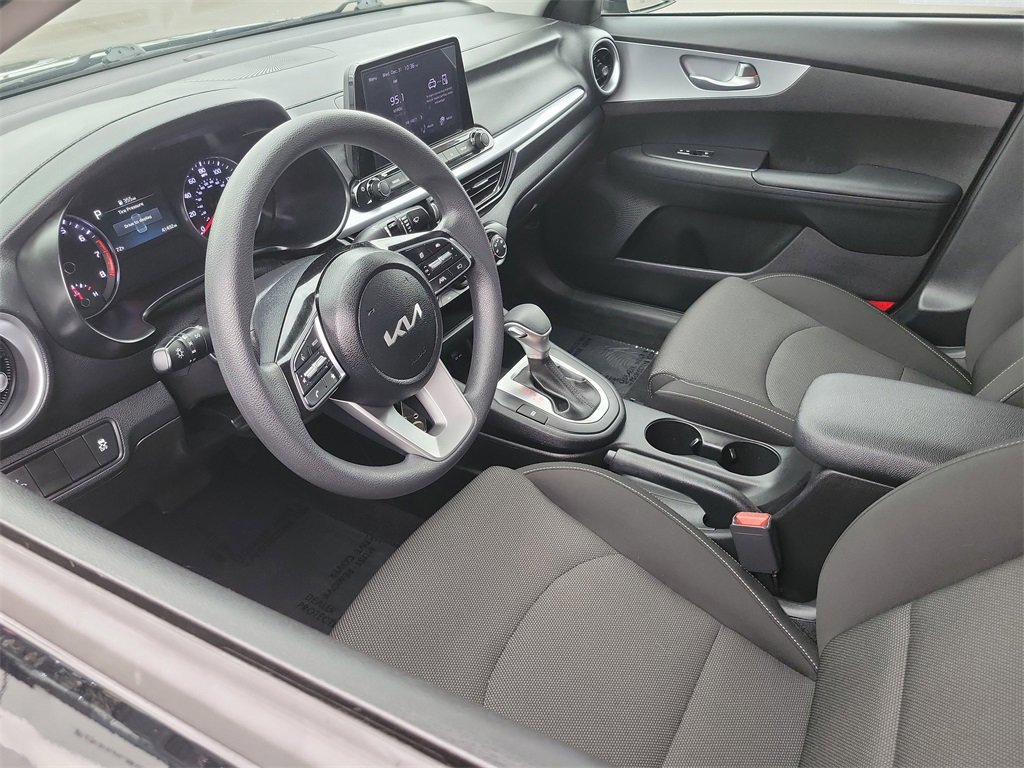 Used 2023 Kia Forte LXS image 3