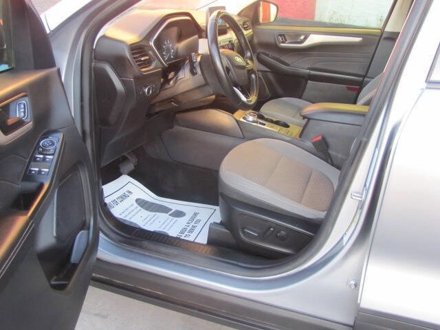 Used 2022 Ford Escape SE w/ Convenience Package image 9