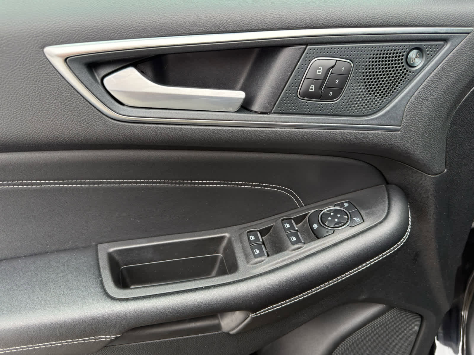 Certified 2024 Ford Edge Titanium image 12