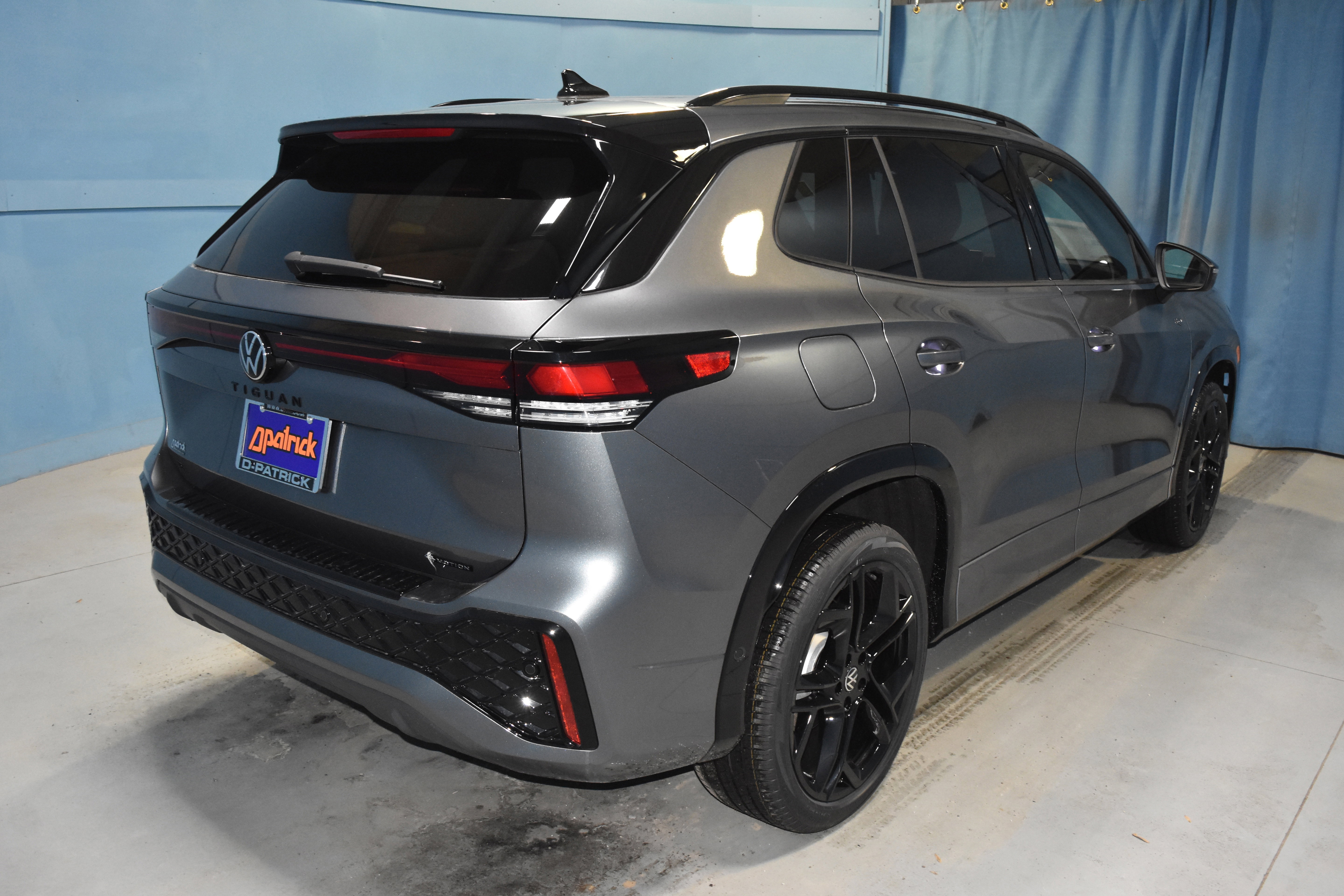 New 2026 Volkswagen Tiguan SE R-Line image 22