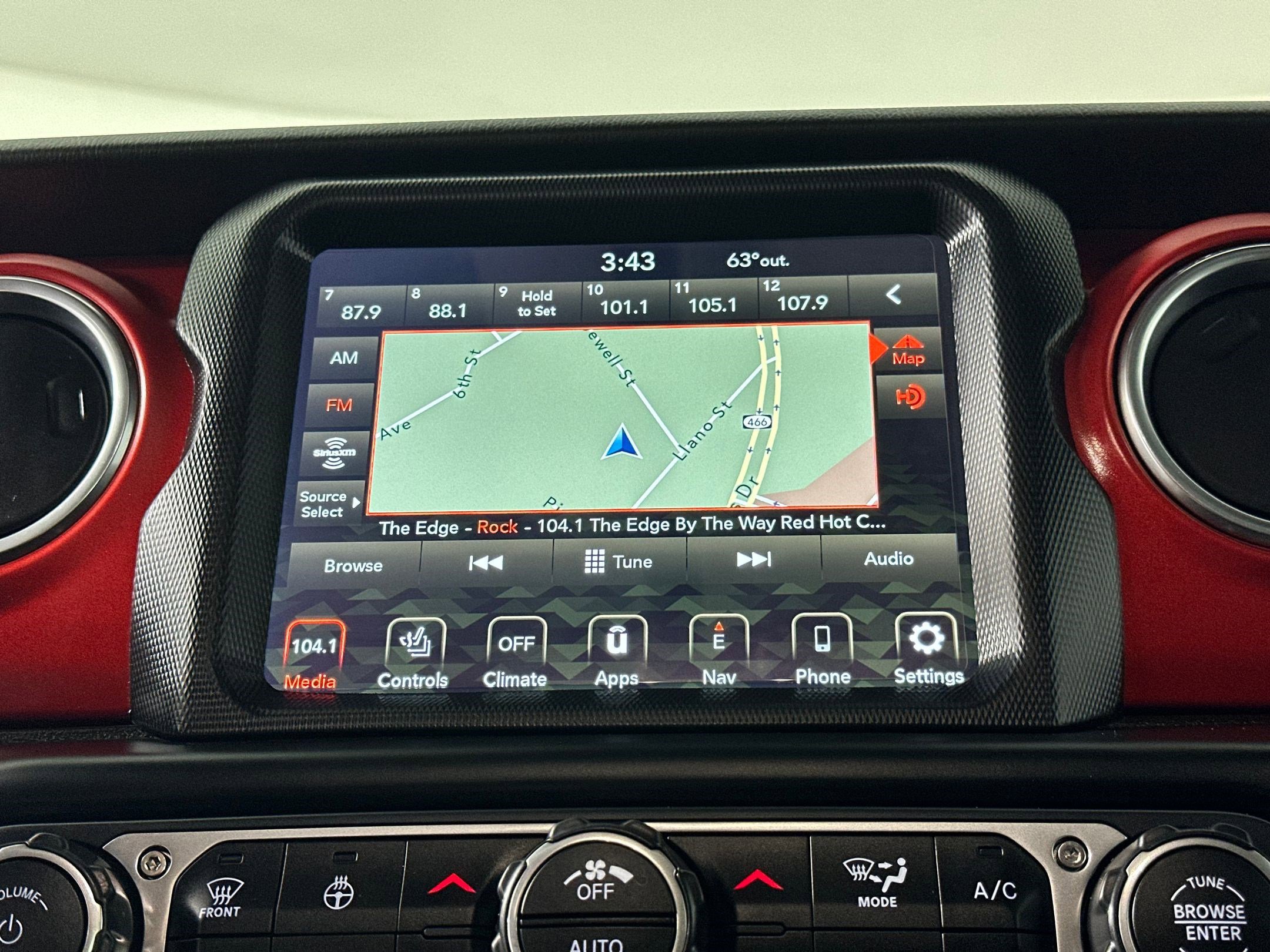 Used 2020 Jeep Wrangler Unlimited Rubicon w/ Dual Top Group image 26