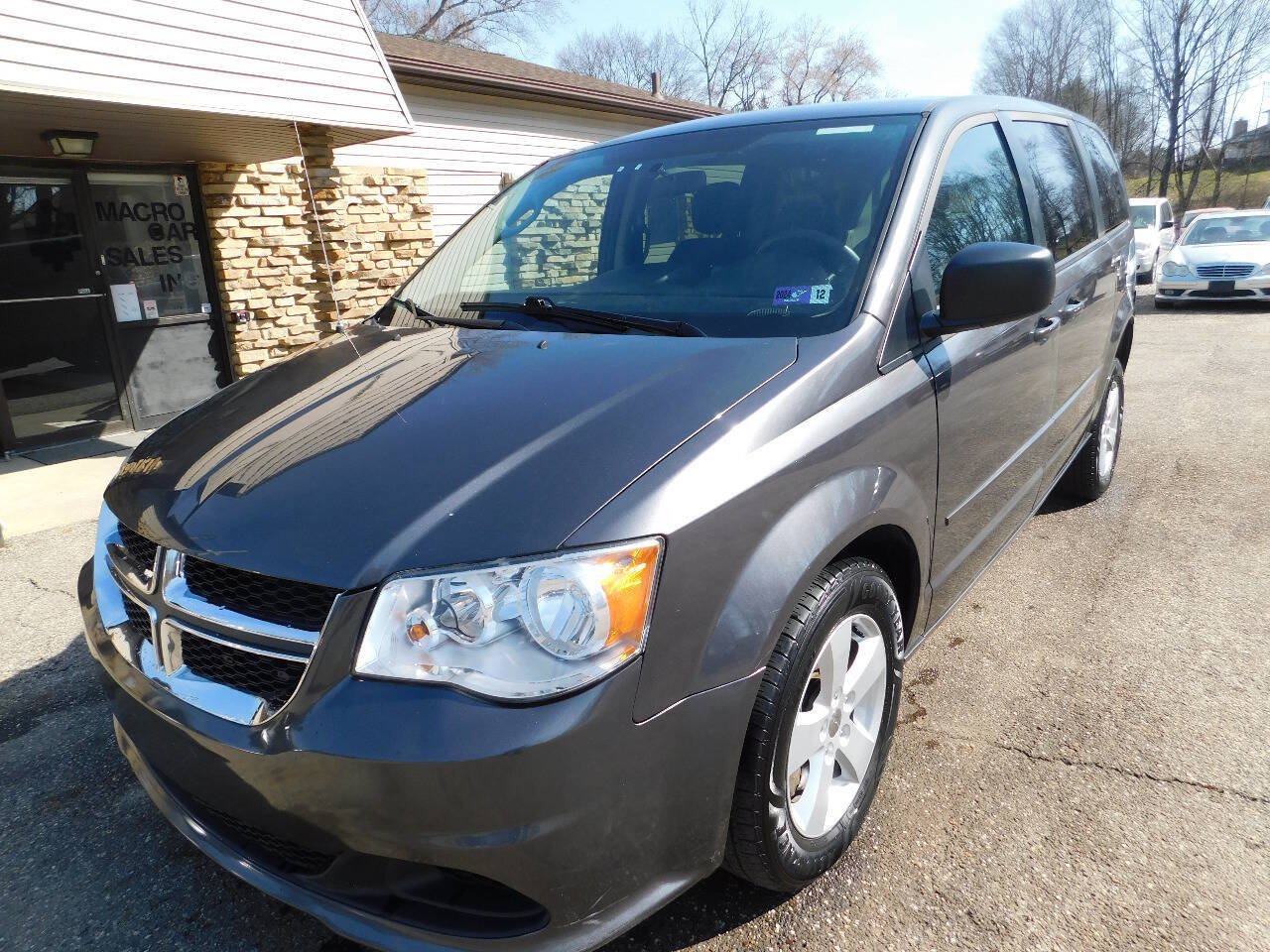 Used 2016 Dodge Grand Caravan SE w/ Quick Order Package 29E SE FWD image 9