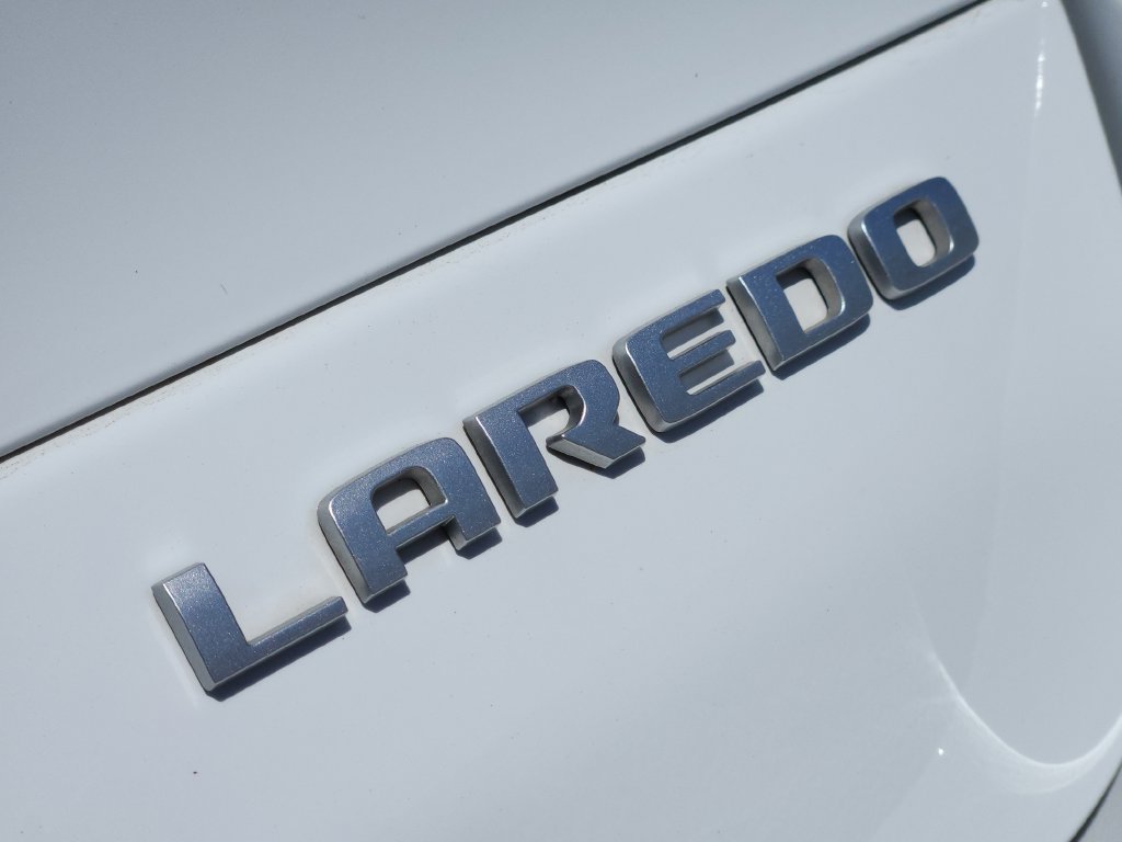 Used 2025 Jeep Grand Cherokee L Laredo RWD image 14