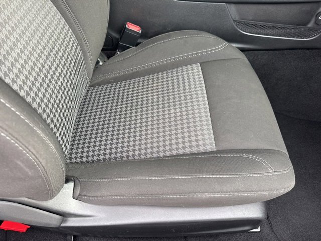 Used 2022 Dodge Challenger SXT image 25