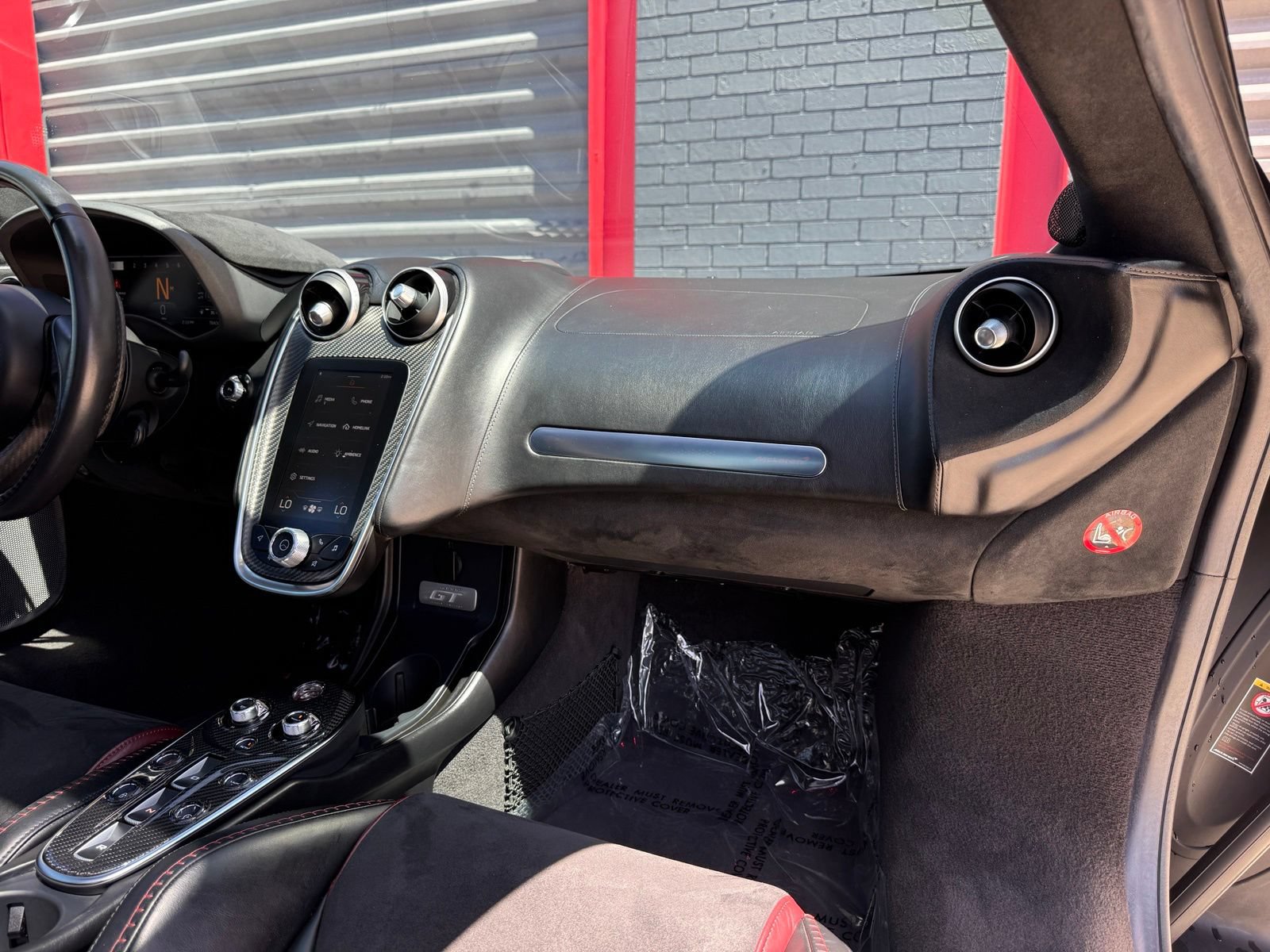 Used 2020 McLaren GT RWD image 42