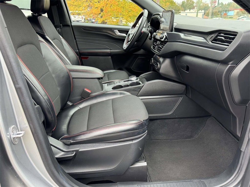 Used 2024 Ford Escape ST-Line w/ Cold Weather Package image 14