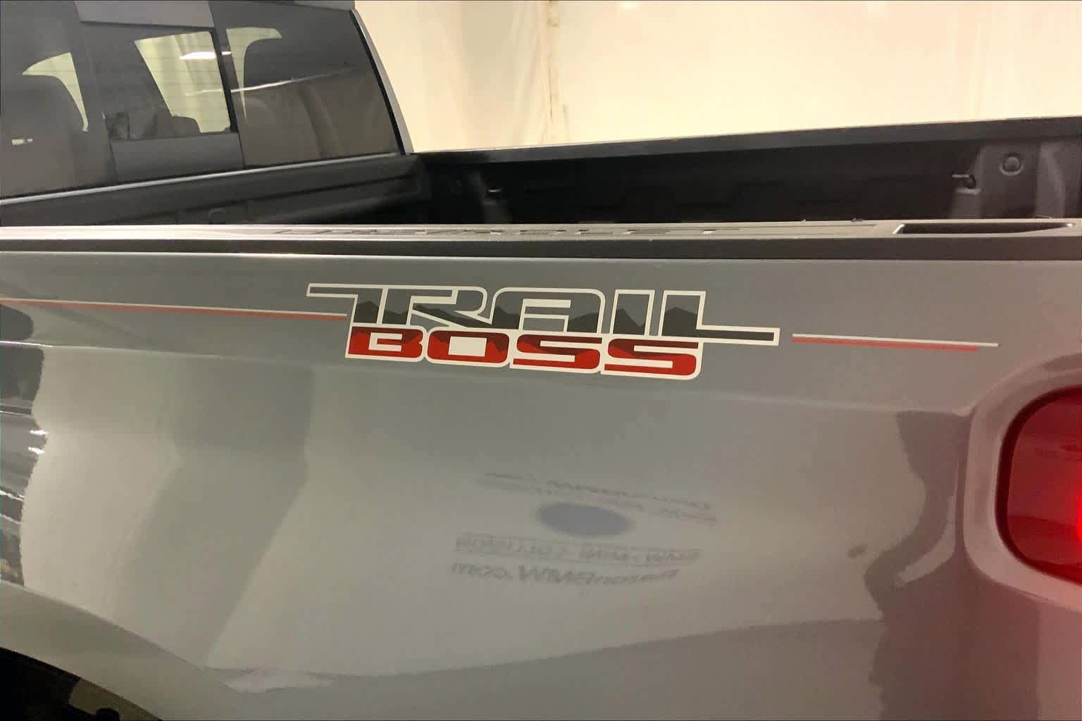 Used 2021 Chevrolet Silverado 1500 LT Trail Boss w/ LT Trail Boss Premium Package AWD/4WD image 28