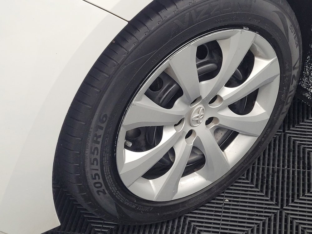 Used 2022 Toyota Corolla LE FWD image 31