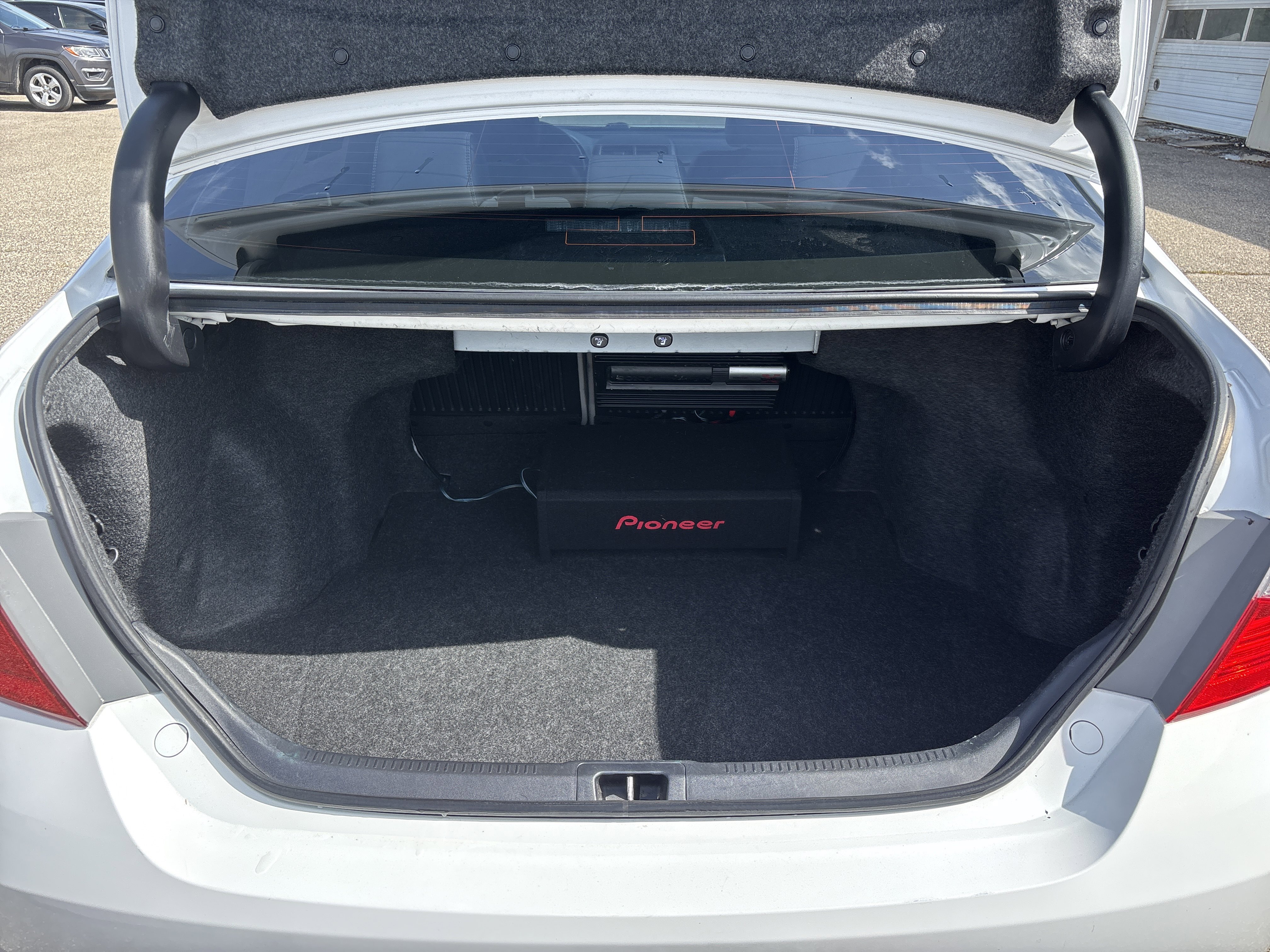 Used 2016 Toyota Camry SE FWD image 7