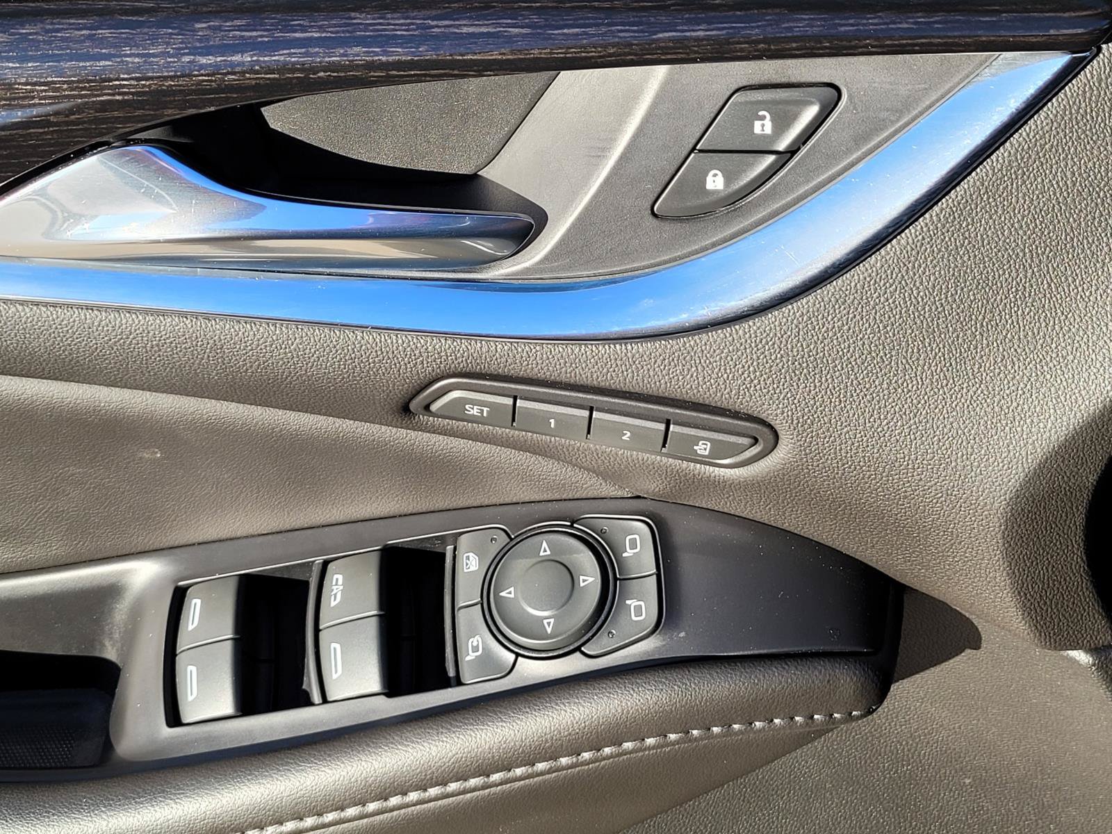 Used 2021 Buick Enclave Avenir w/ Avenir Technology Package FWD image 26