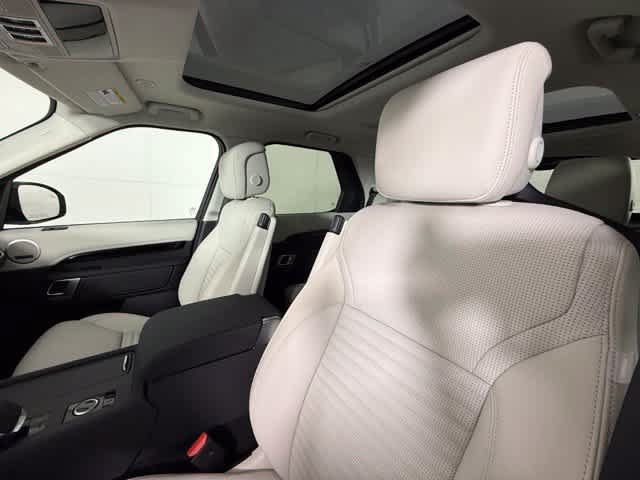 New 2026 Land Rover Discovery S AWD/4WD image 5