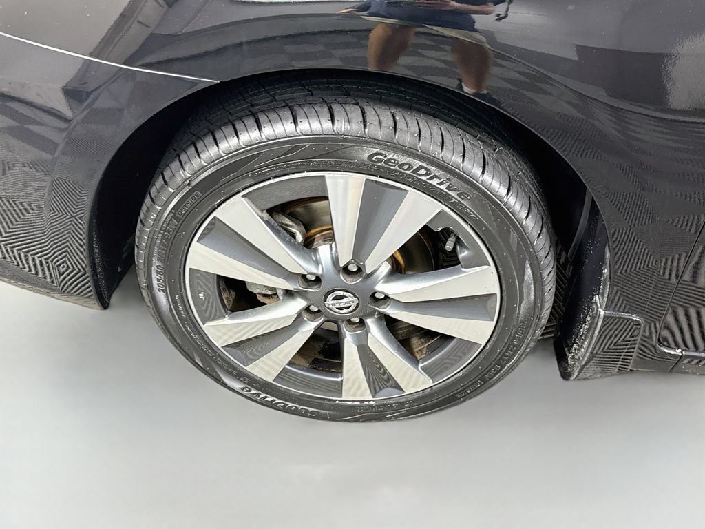 Used 2019 Nissan Sentra SV w/ Special Edition Package FWD image 33