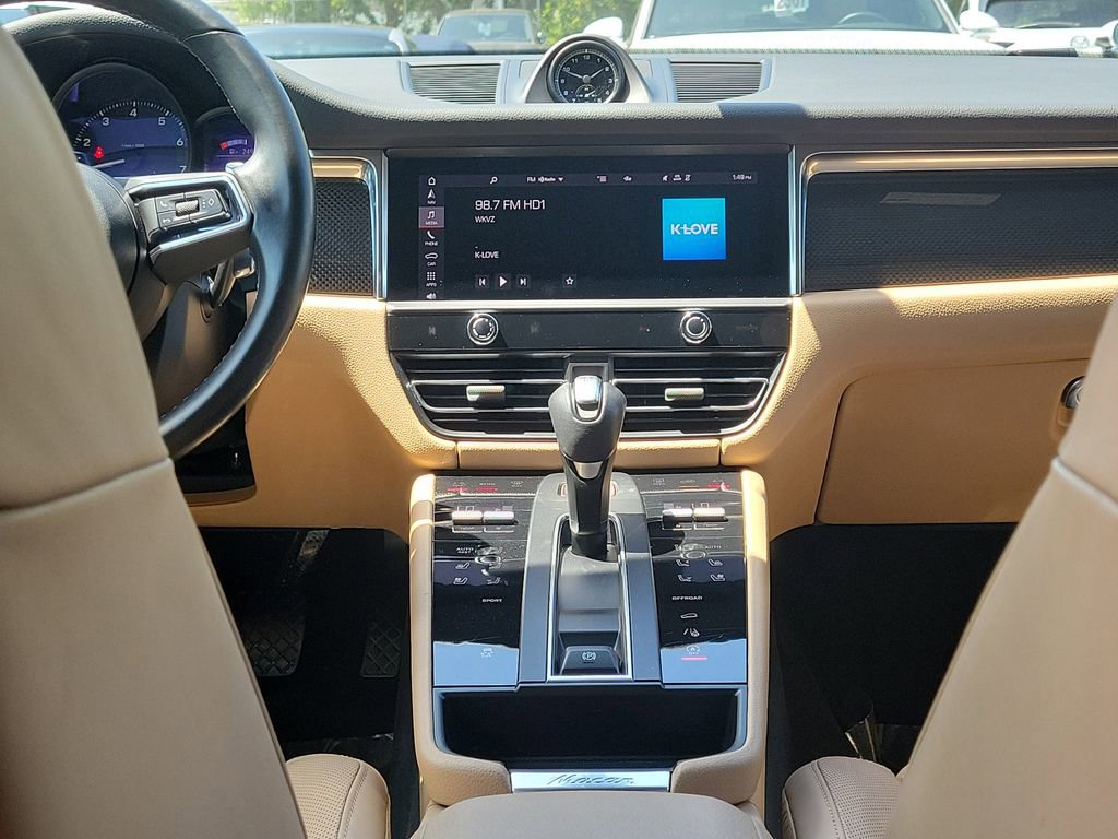 Certified 2022 Porsche Macan image 22