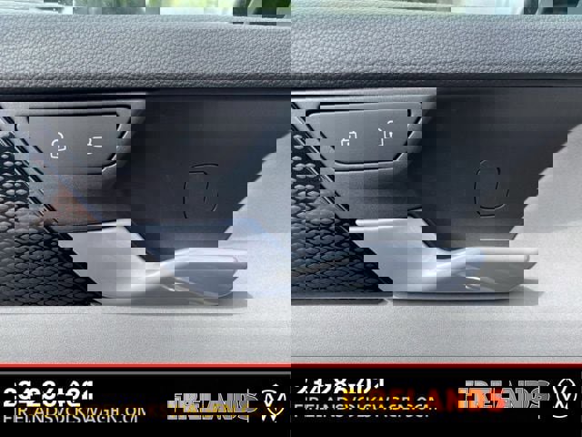 New 2025 Volkswagen Tiguan SE image 25