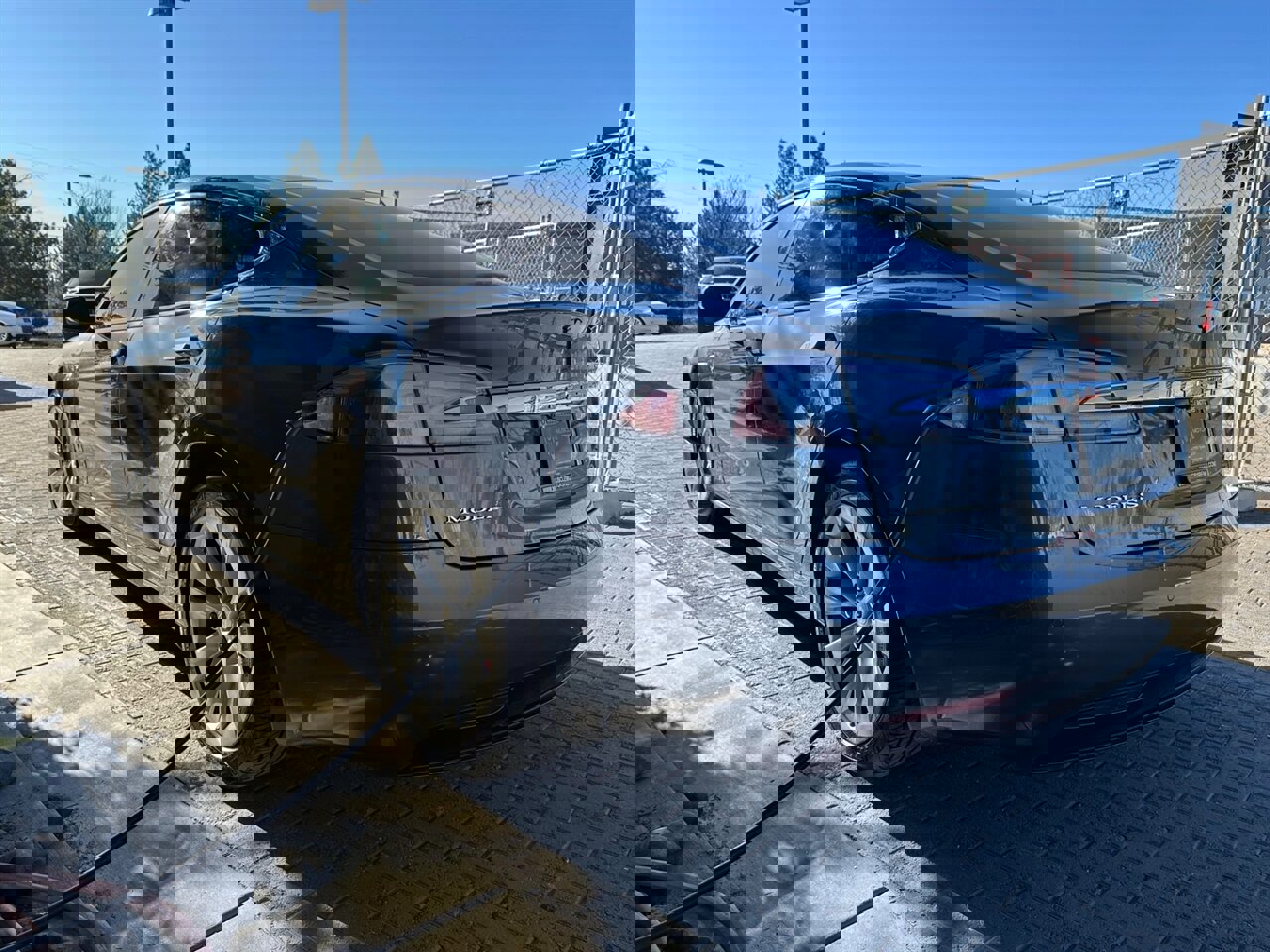 Used 2016 Tesla Model S P90D image 2