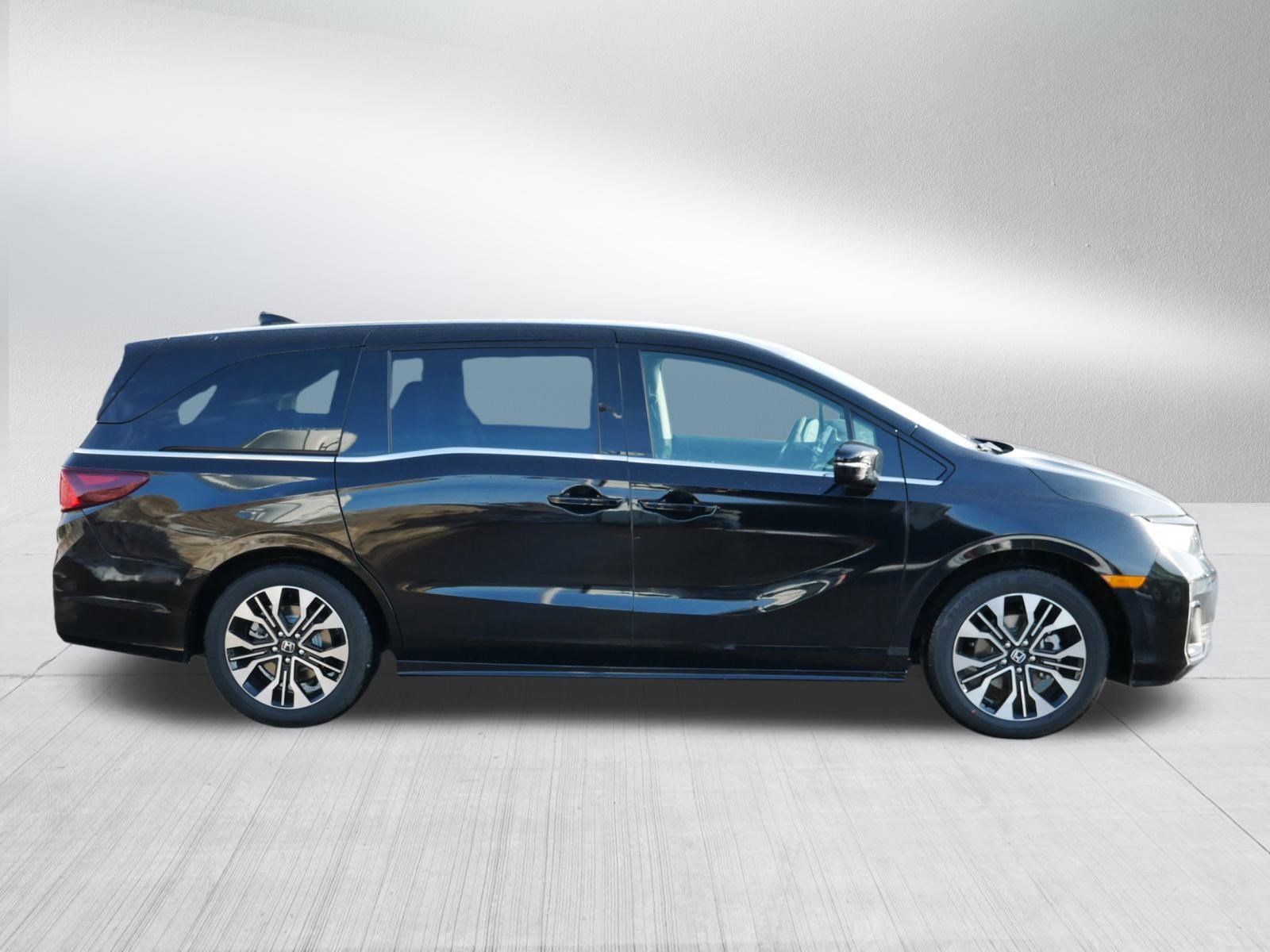 Certified 2026 Honda Odyssey Elite image 8