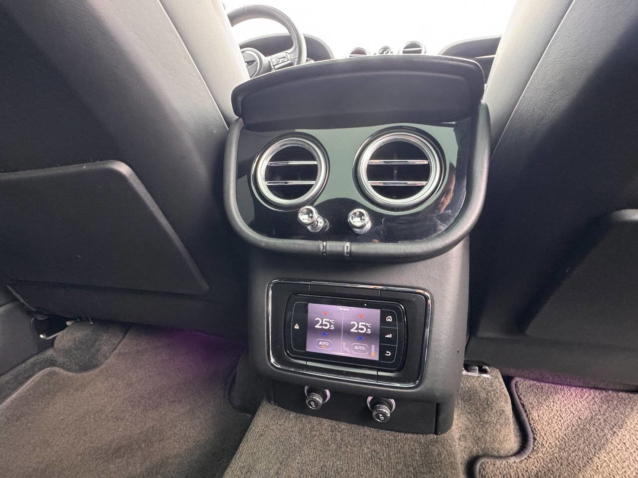 Used 2018 Bentley Bentayga Activity image 32