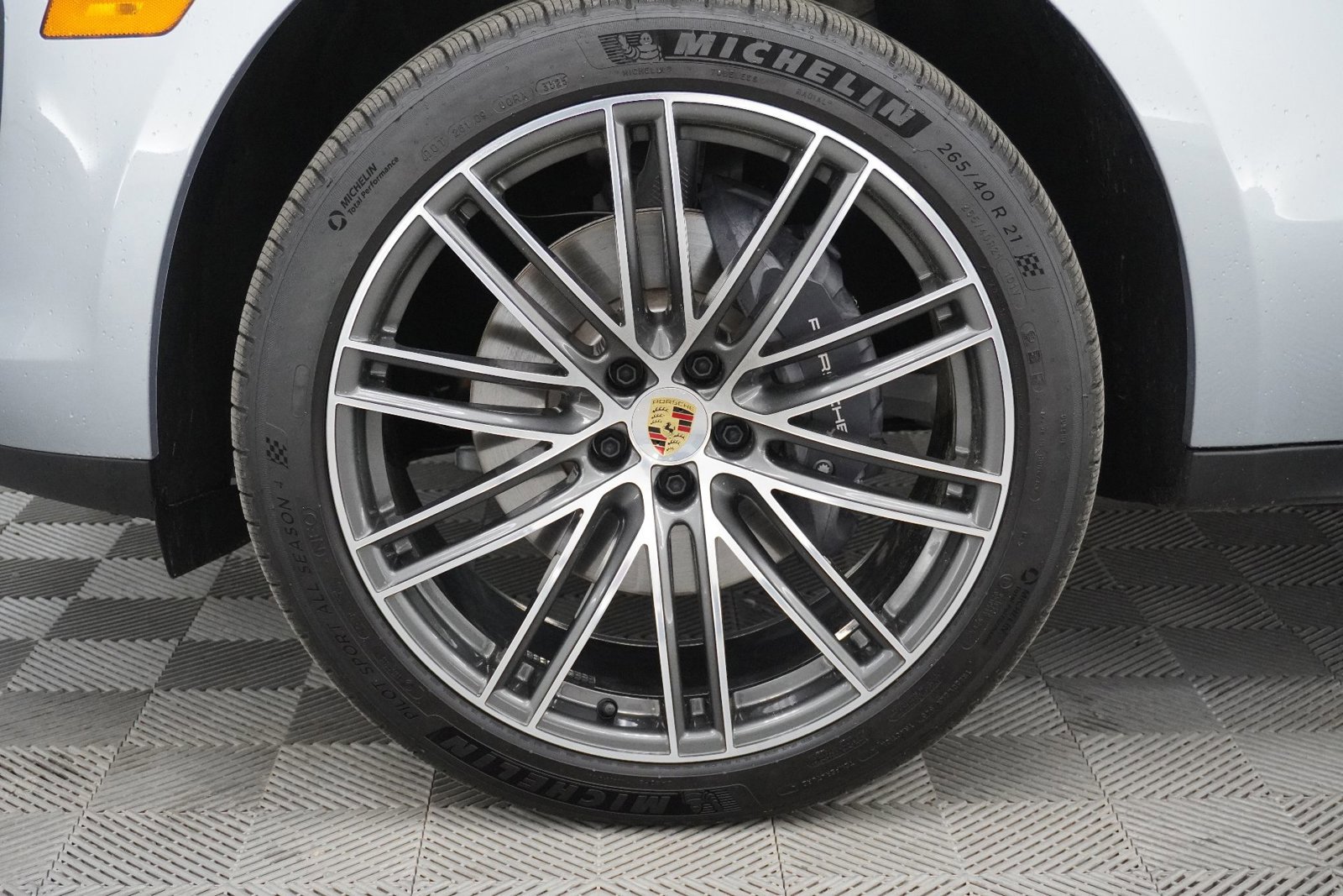 Certified 2026 Porsche Macan image 11