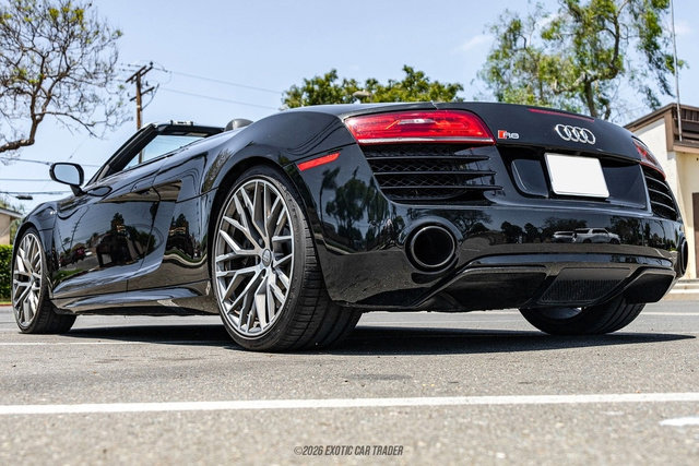 Used 2014 Audi R8 V10 w/ Full Leather Package AWD/4WD image 16