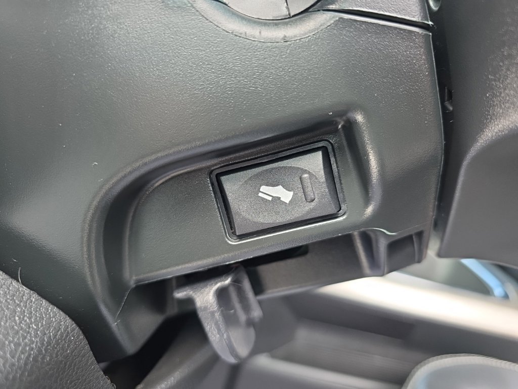 Used 2018 RAM 1500 Laramie w/ Convenience Group AWD/4WD image 34