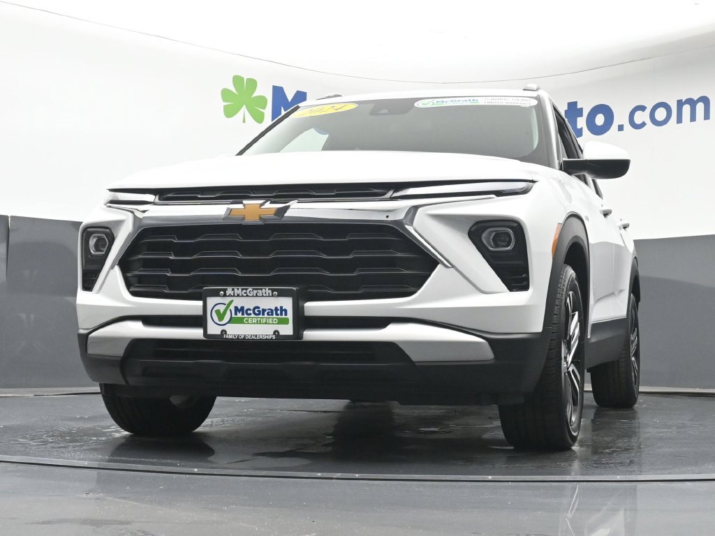 Used 2024 Chevrolet TrailBlazer LT w/ LT Cold Weather Package FWD image 7